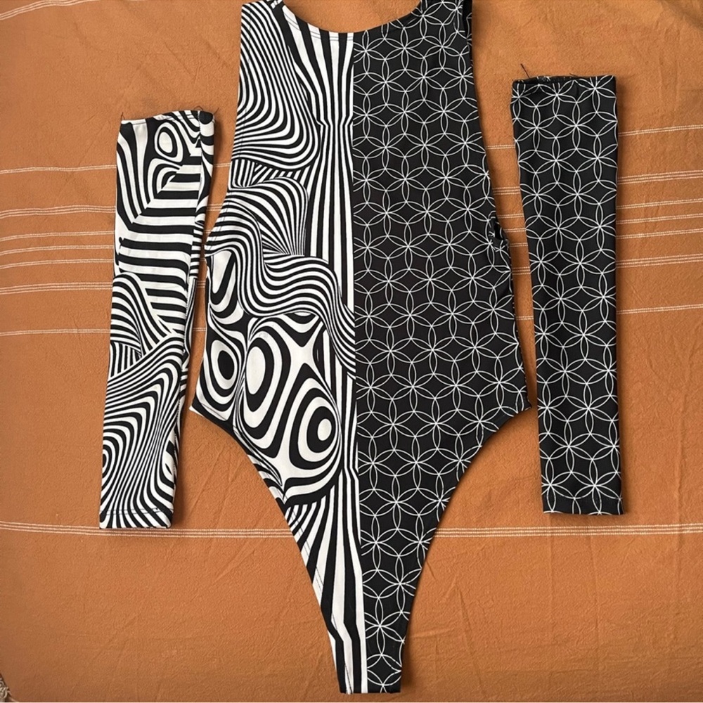 Freedom rave wear one piece body suit with matching sleeves - Picture 2 of 3